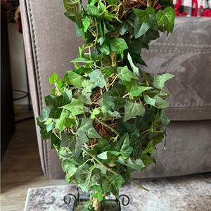 Decorative Ivy Topiary